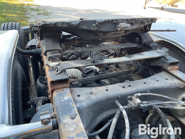 2006-peterbilt-379-image-11