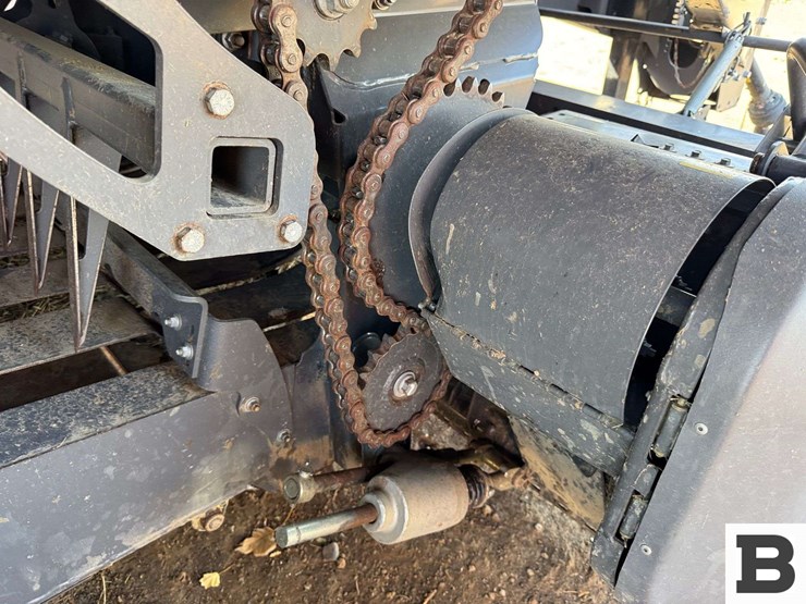 2015-massey-ferguson-2290-image-51