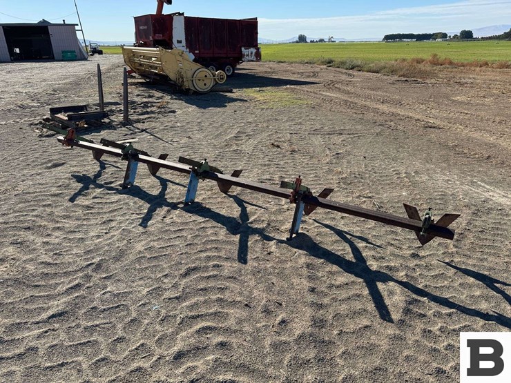 138"-toolbar-with-cultivator-sweeps-image-1