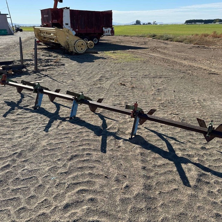 138" Toolbar with Cultivator Sweeps