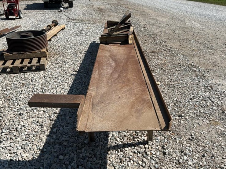 #4709-•-off-bear-stand-image-2