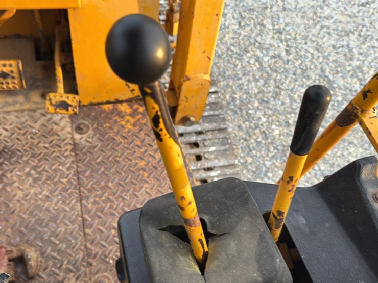 1990-deere-455g-image-39