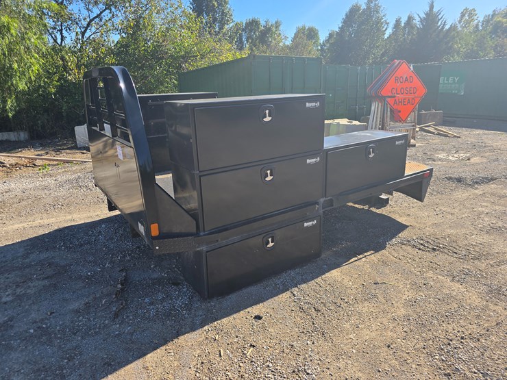 #22362-•-contract-manufacturer-pickup-truck-bed-image-3