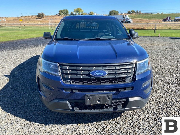 2018-ford-explorer-image-8