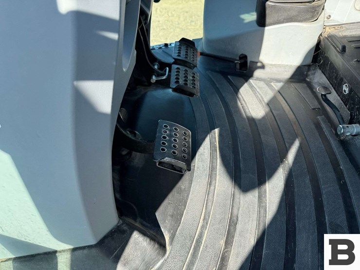 2014-new-holland-t4.105-image-57