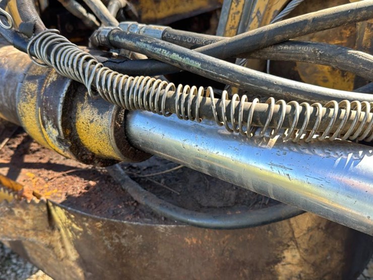 2008-deere-750j-xlt-image-43