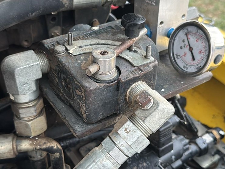 #1404-•-2008-walker-neuson-wheel-loader-image-40