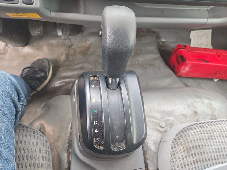 2019-hino-195-image-19