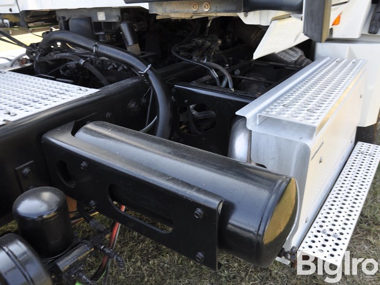 2016-international-prostar-image-18