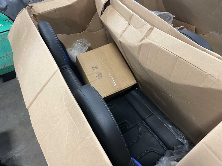 #8621-•-new-can-am-seat-(f)-image-5