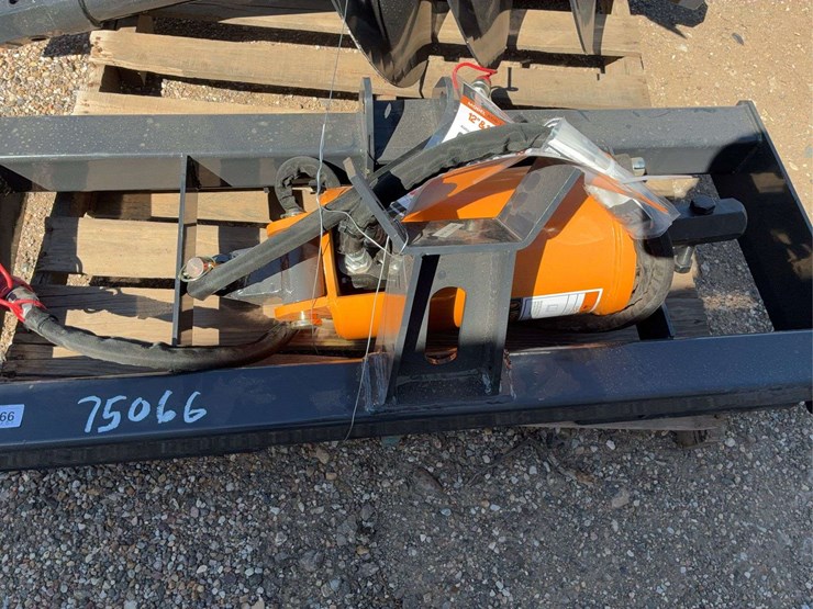 wolverine-12in-&18in-auger-attach-image-2