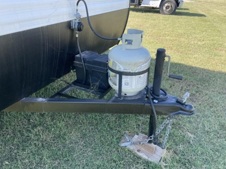 2021-keystone-18'-springdale-mini-travel-trailer-image-2