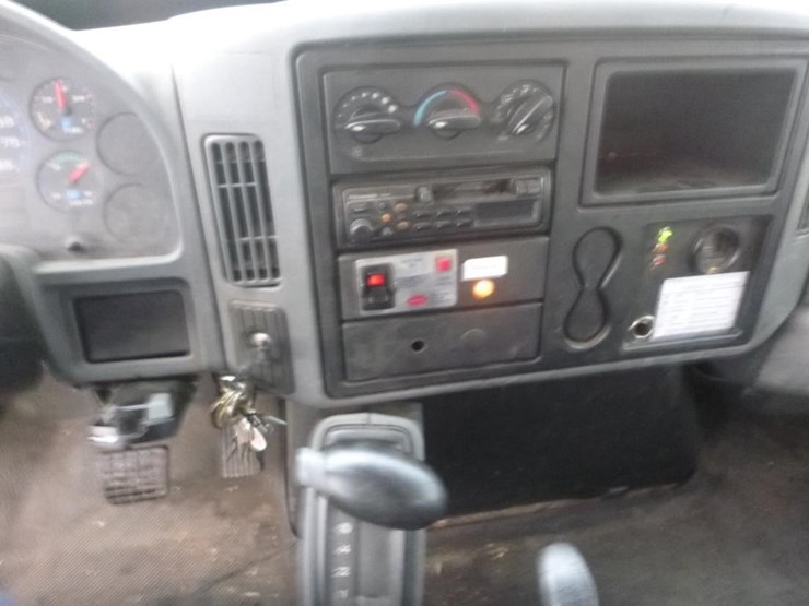 2004-international-durastar-4200-image-14