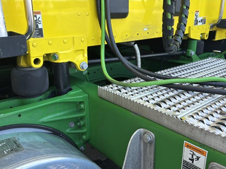 2023-peterbilt-579-image-48