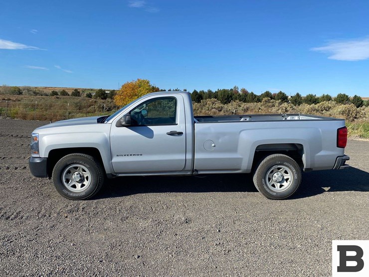 2017-chevrolet-silverado-1500-image-2