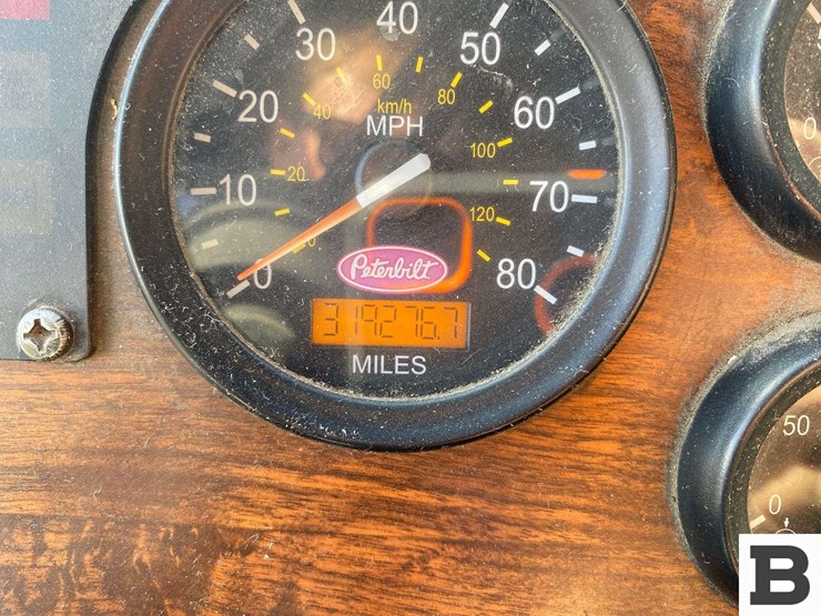 2006-peterbilt-320-image-53