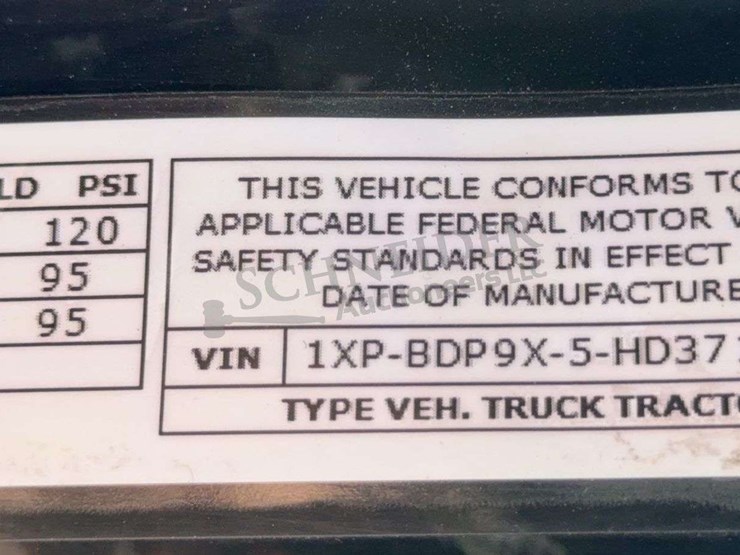 2017-peterbilt-579-image-114