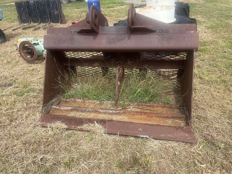 #204-•-4ft-clean-out-bucket-image-2