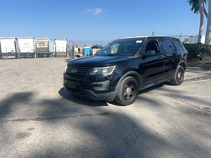 2017-ford-explorer-image-2