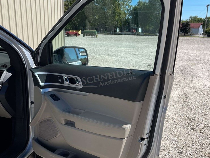 2013-ford-explorer-image-58