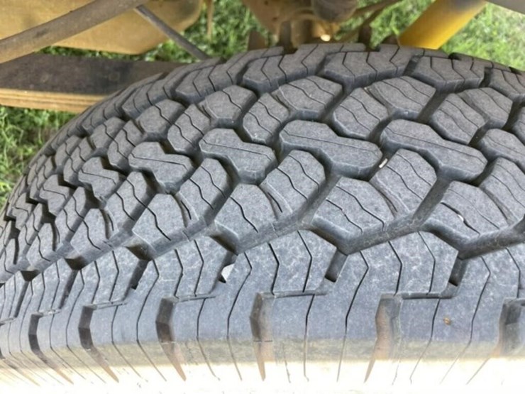 2010-ford-f250-xl-image-12