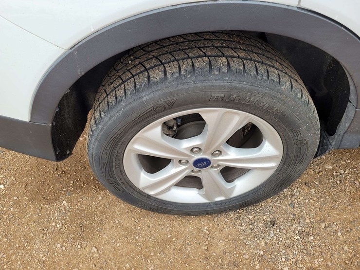 2014-ford-escape-se-image-16