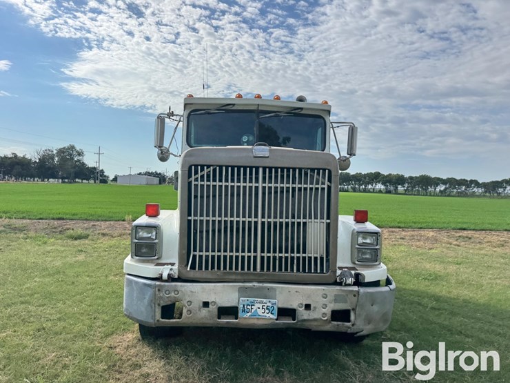 1992-international-9300-image-2