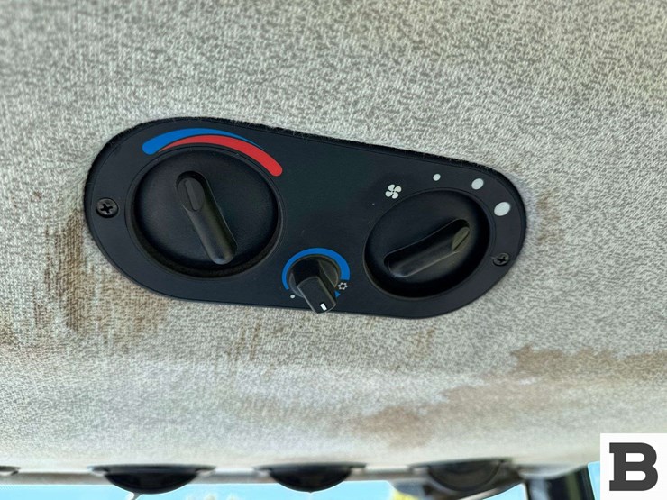 2010-new-holland-t5060-image-70