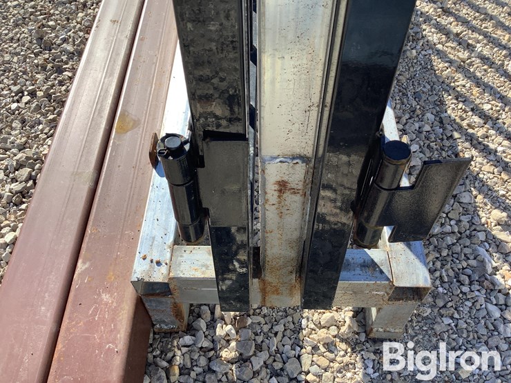 115"-steel-gates-image-19