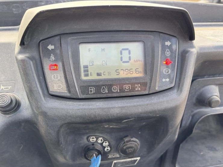 2017-kubota-rtv-x900-image-15