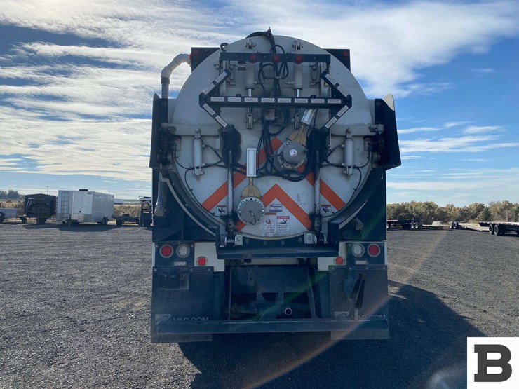 2017-mack-granite-gu713-image-6