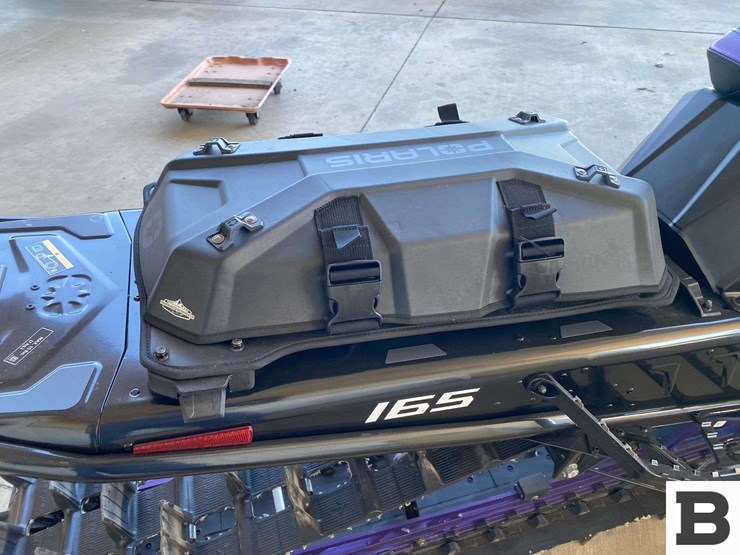 2022-polaris-matrix-pro-rmk-850-165"-snowmobile-image-21