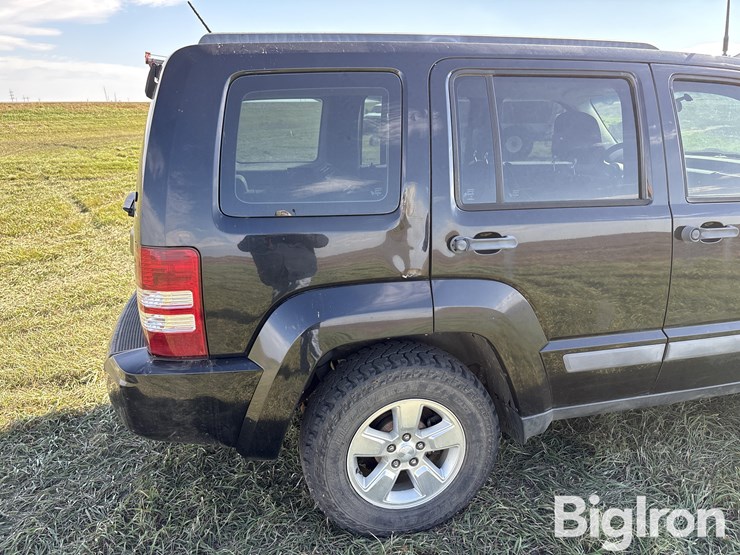 2012-jeep-liberty-image-16