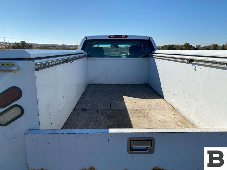 2013-chevrolet-silverado-3500-image-21