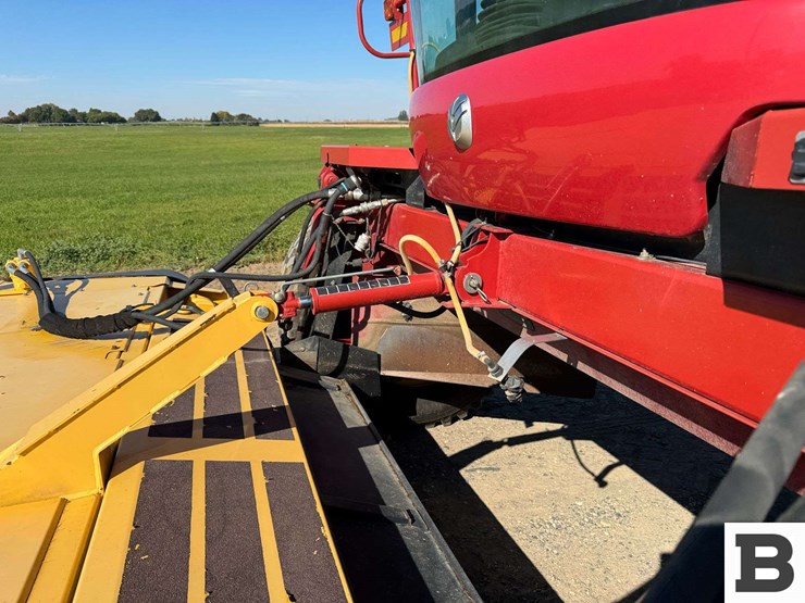 2013-new-holland-h8080-image-22