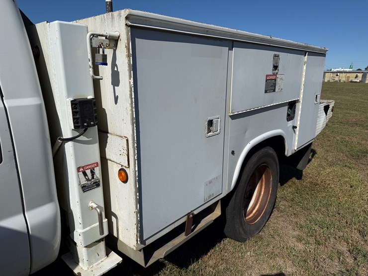 2008-ford-f550-image-11