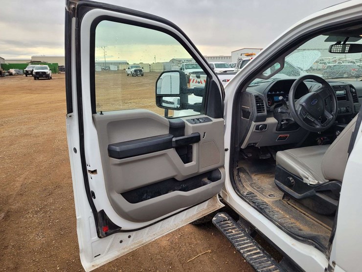 2019-ford-f350-image-8