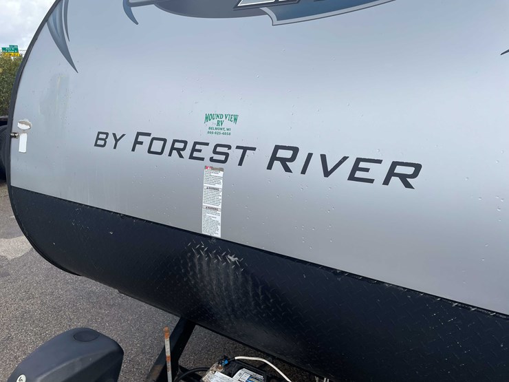 #1378-•-2015-salem-cruise-lite-camper-(no-title)-(of)-image-10