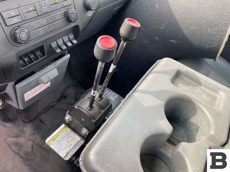 2015-ford-f350-image-40