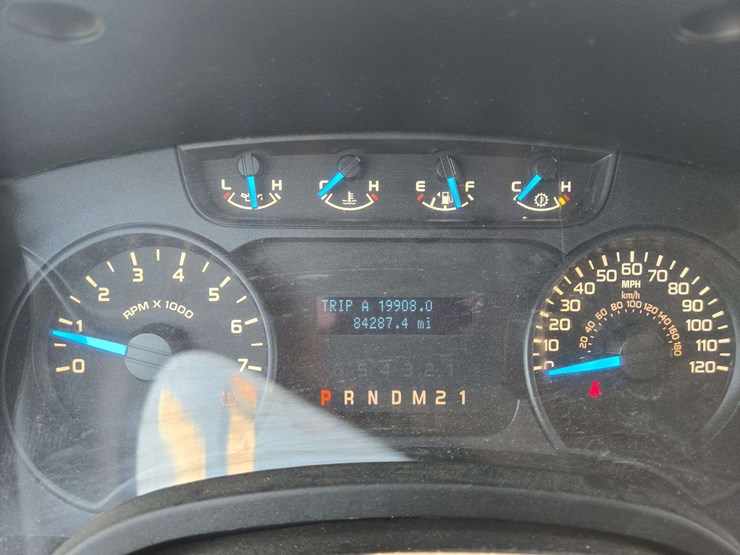 2013-ford-f150-xl-image-24