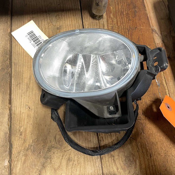 #8511 • 2007 Acura TL Fog Light (CW)