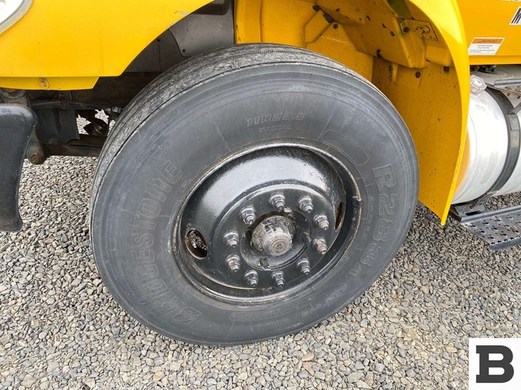 2012-international-durastar-4300-image-9