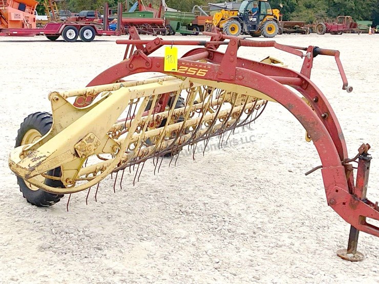 new-holland-256-image-1