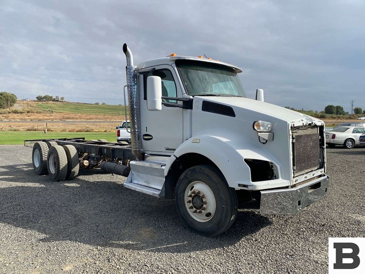 2017-kenworth-t880-image-7