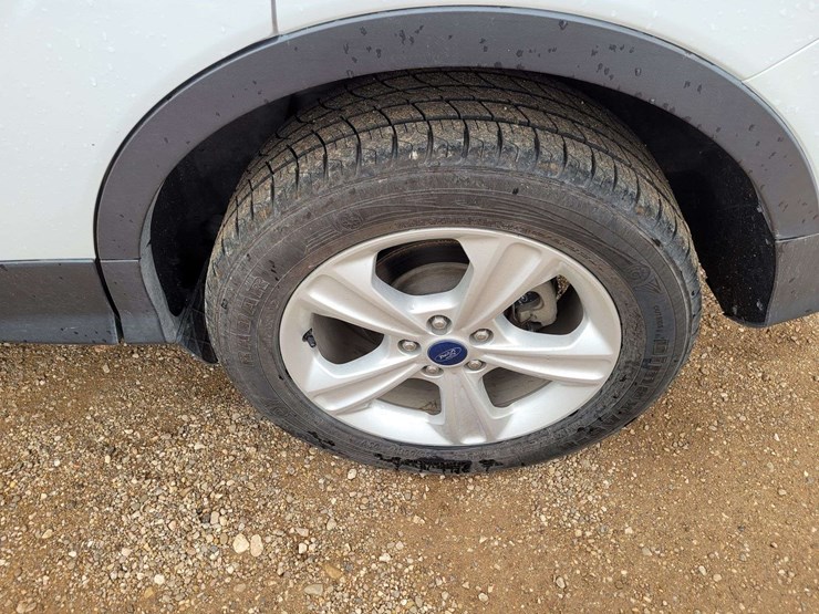 2014-ford-escape-se-image-17