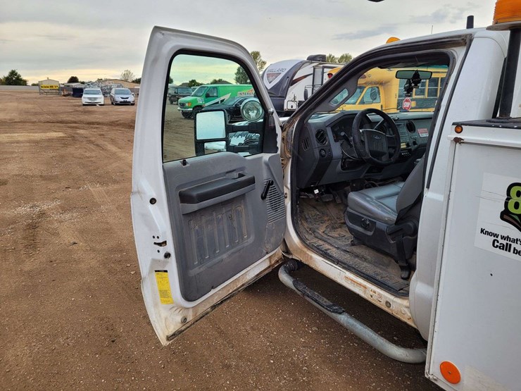 2012-ford-f550-image-7