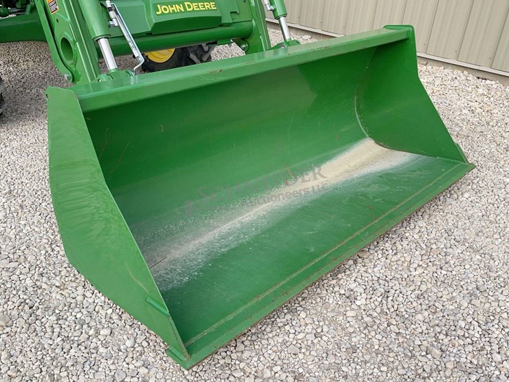 2022-john-deere-5065e-image-10