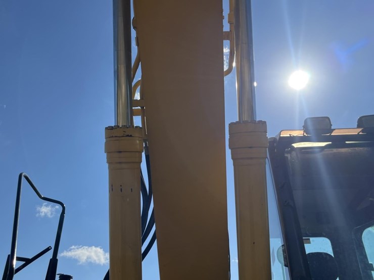 komatsu-pc228us-lc-image-42