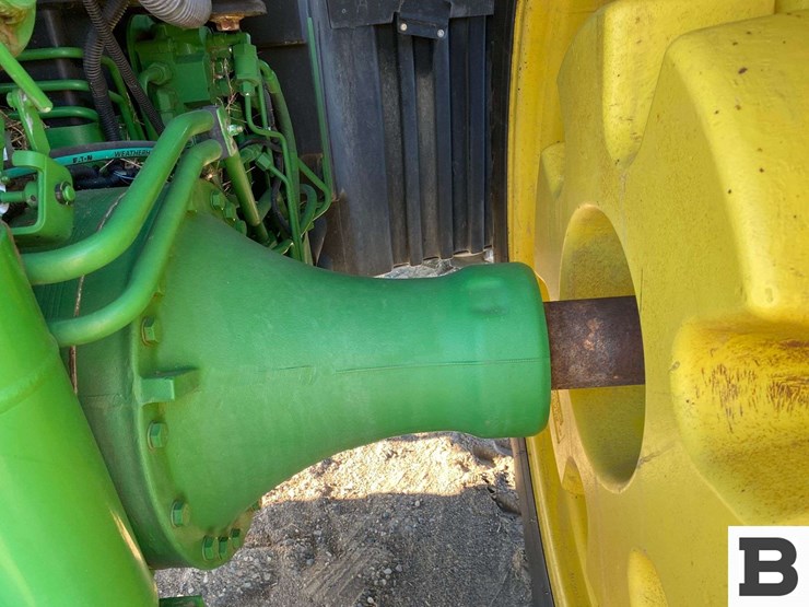 2011-john-deere-8285-tractor-image-33