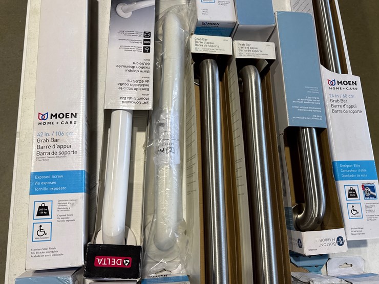 #28394-•-lot-of-various-sizes-of-grab-bars-image-9